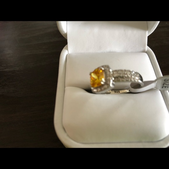 Silver Ring - Picture 4 of 4